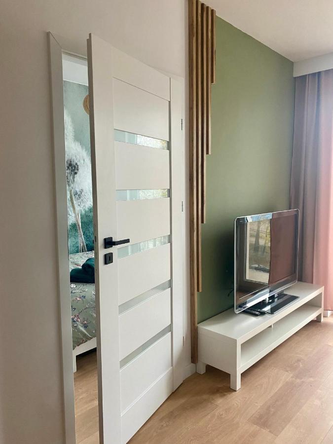 Airport Green Apartment Kl21 - Air Condition & Free Parking ワルシャワ エクステリア 写真