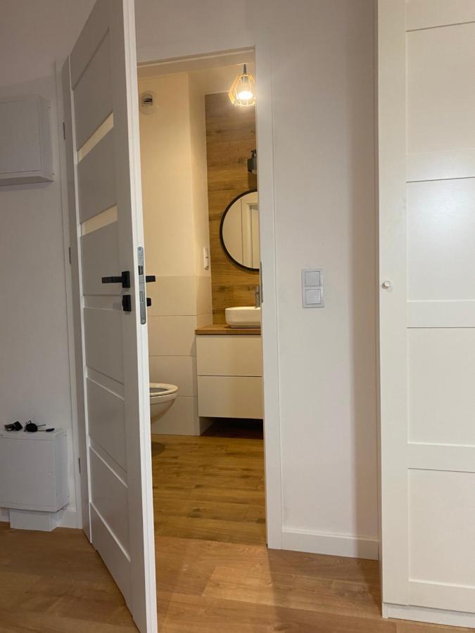 Airport Green Apartment Kl21 - Air Condition & Free Parking ワルシャワ エクステリア 写真