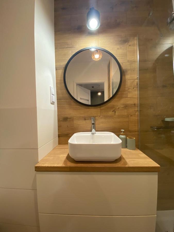 Airport Green Apartment Kl21 - Air Condition & Free Parking ワルシャワ エクステリア 写真