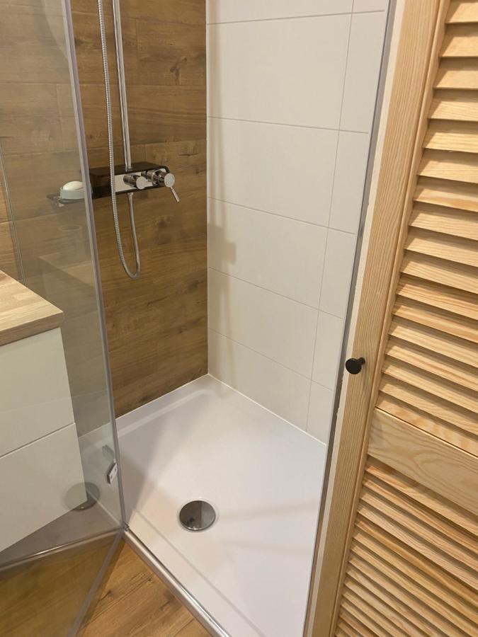 Airport Green Apartment Kl21 - Air Condition & Free Parking ワルシャワ エクステリア 写真