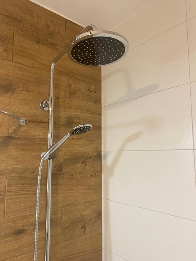 Airport Green Apartment Kl21 - Air Condition & Free Parking ワルシャワ エクステリア 写真