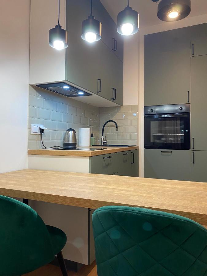 Airport Green Apartment Kl21 - Air Condition & Free Parking ワルシャワ エクステリア 写真