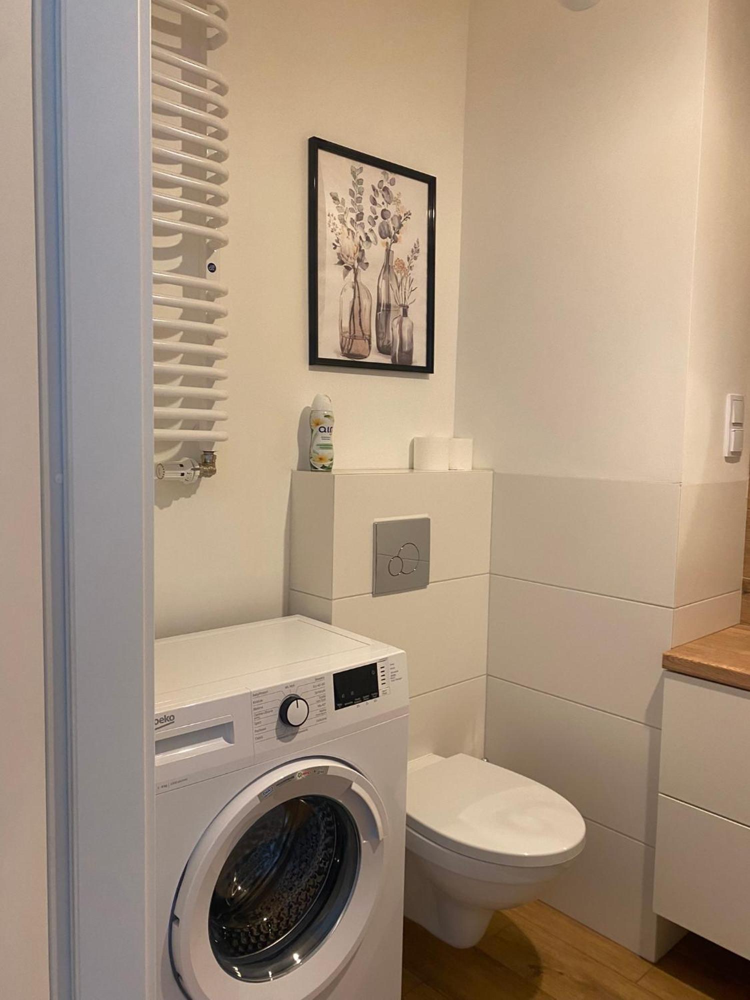 Airport Green Apartment Kl21 - Air Condition & Free Parking ワルシャワ エクステリア 写真